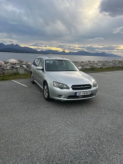 Subaru Legacy 2005 photo 2