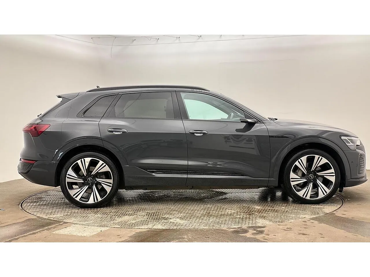 Audi Q8 E-Tron 2023 photo 3