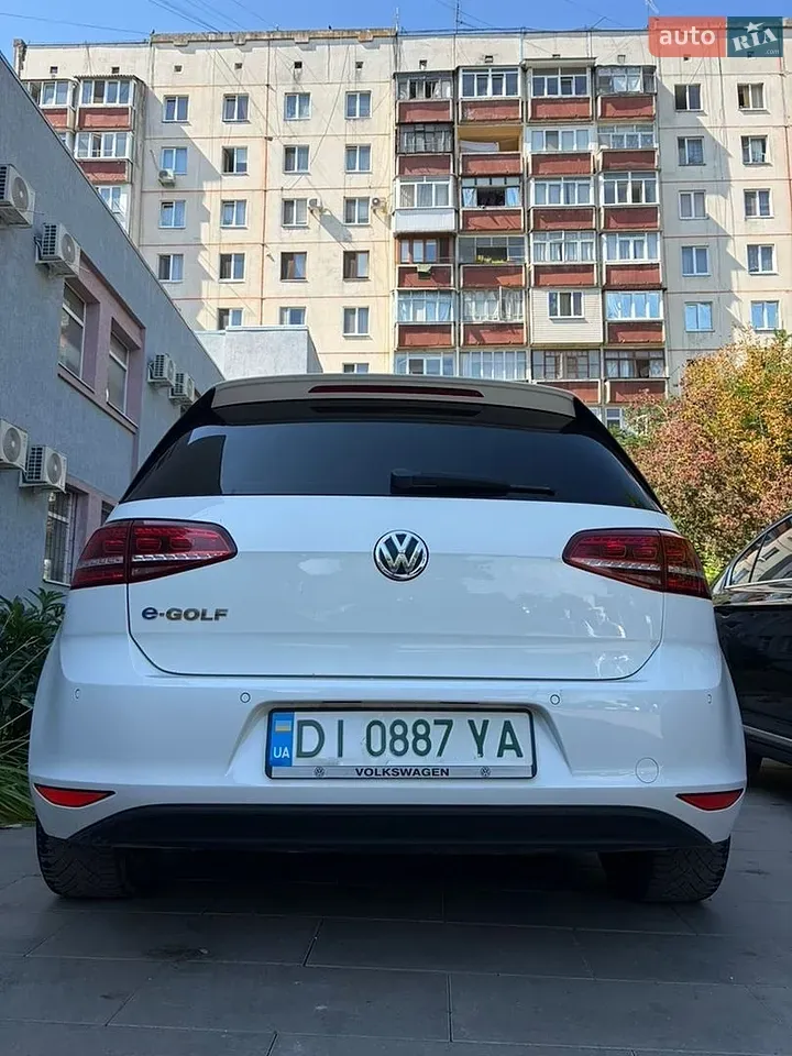 Volkswagen E-Golf 2014 photo 2