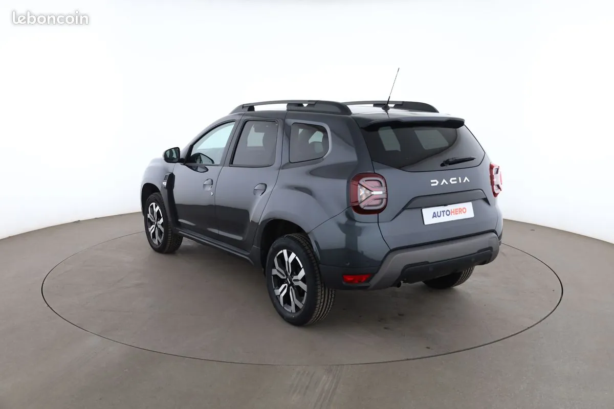 Dacia Duster 2023 photo 2