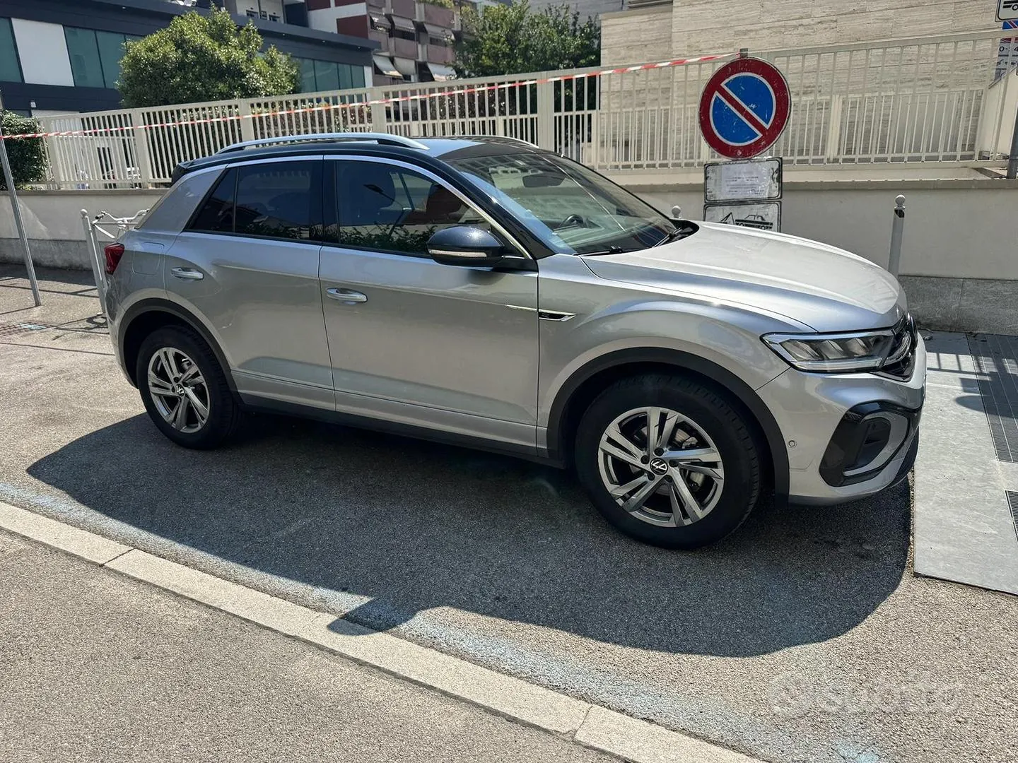 Volkswagen T-Roc 2022 photo 2