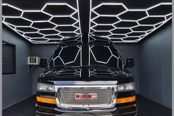 GMC Savana 2018 photo 2
