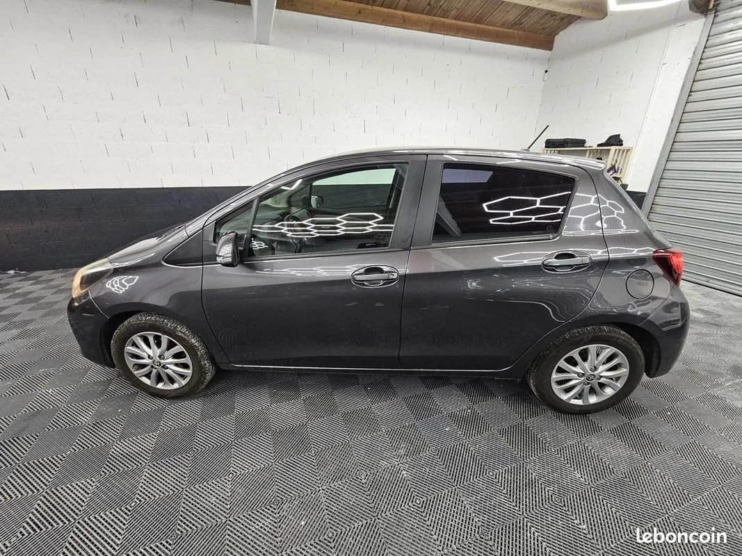 Toyota Yaris 2015 photo 5