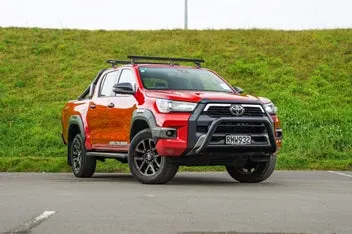 Toyota Hilux 2021 photo 2