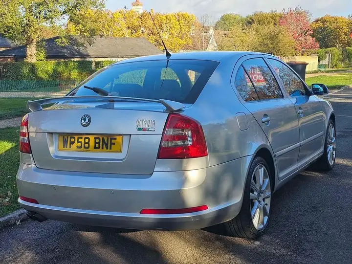 Skoda Octavia 2009 photo 4