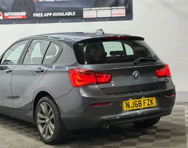 BMW 1 Series 2018 photo 2
