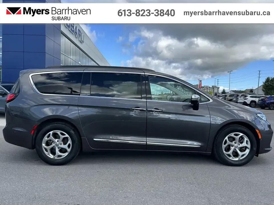 Chrysler Pacifica 2023 photo 2