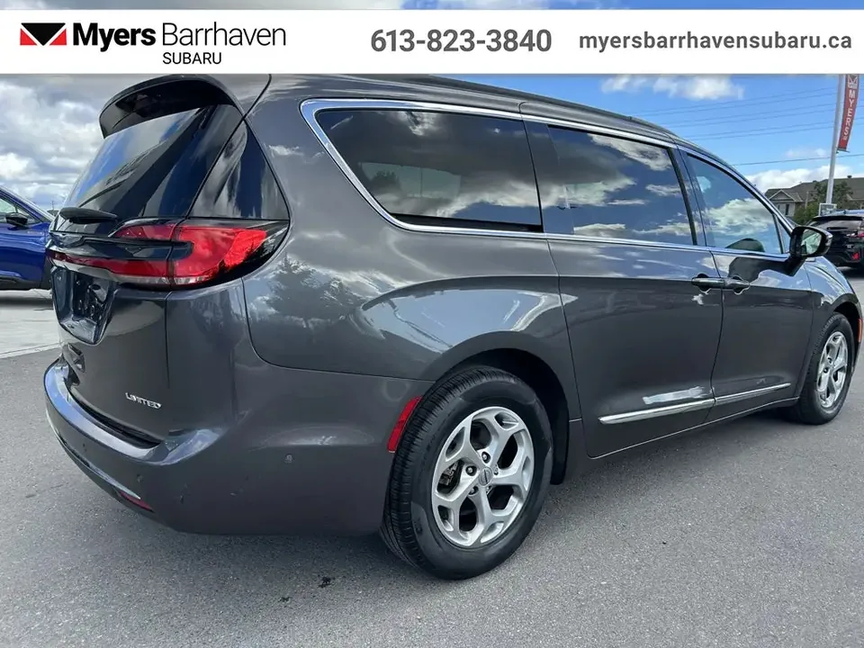 Chrysler Pacifica 2023 photo 3