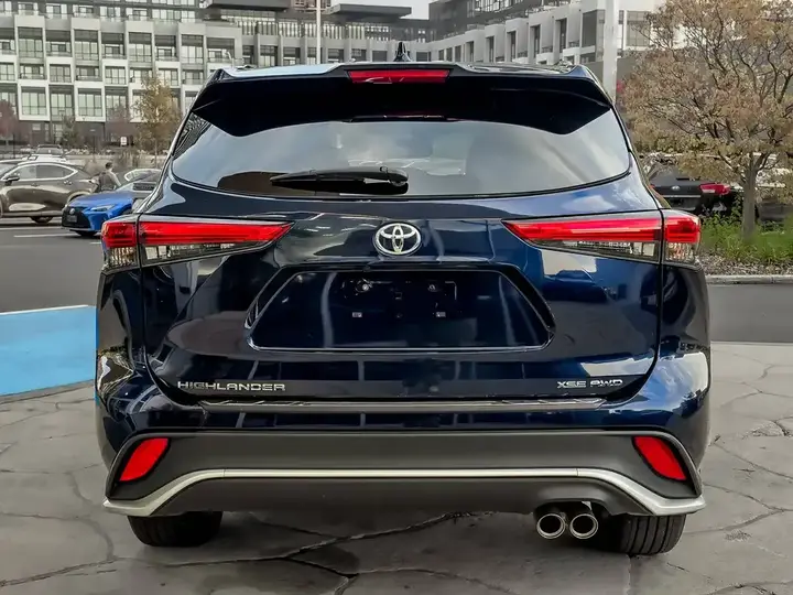 Toyota Highlander 2023 photo 3
