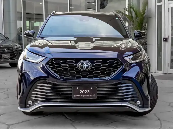 Toyota Highlander 2023 photo 4