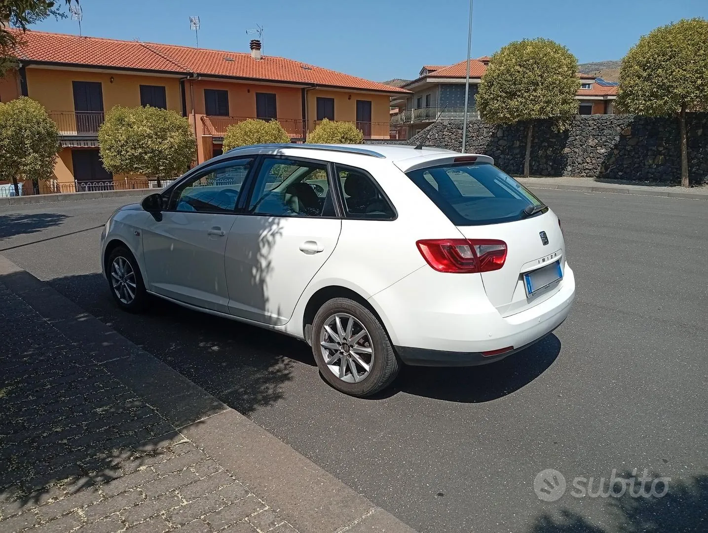 Seat Ibiza 2016 photo 2