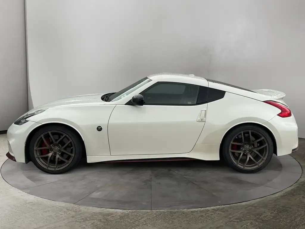 Nissan 370Z 2016 photo 2
