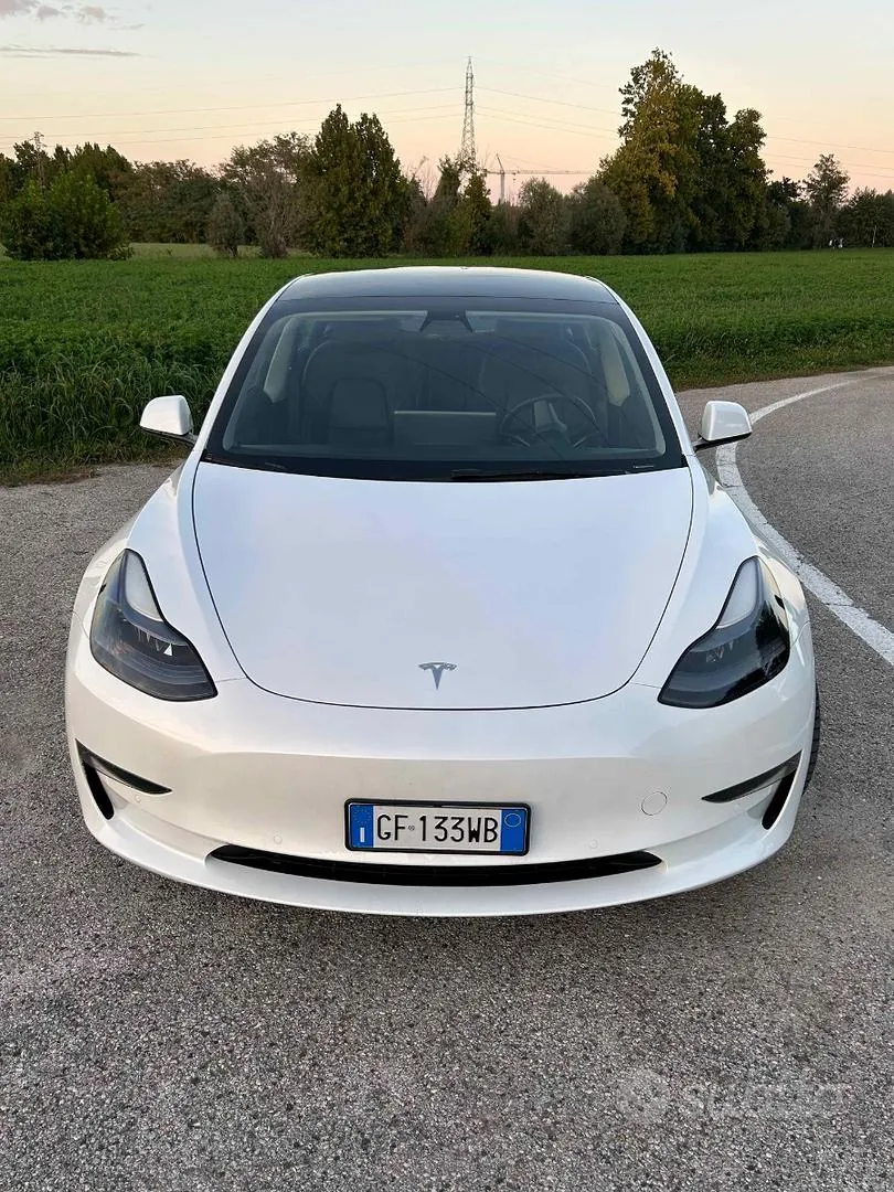 Tesla Model 3 2021 photo 3