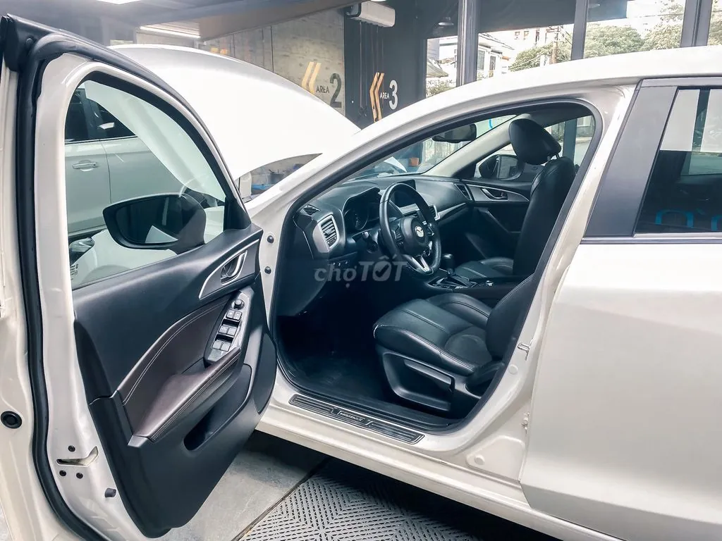 Mazda 3 2018 photo 3