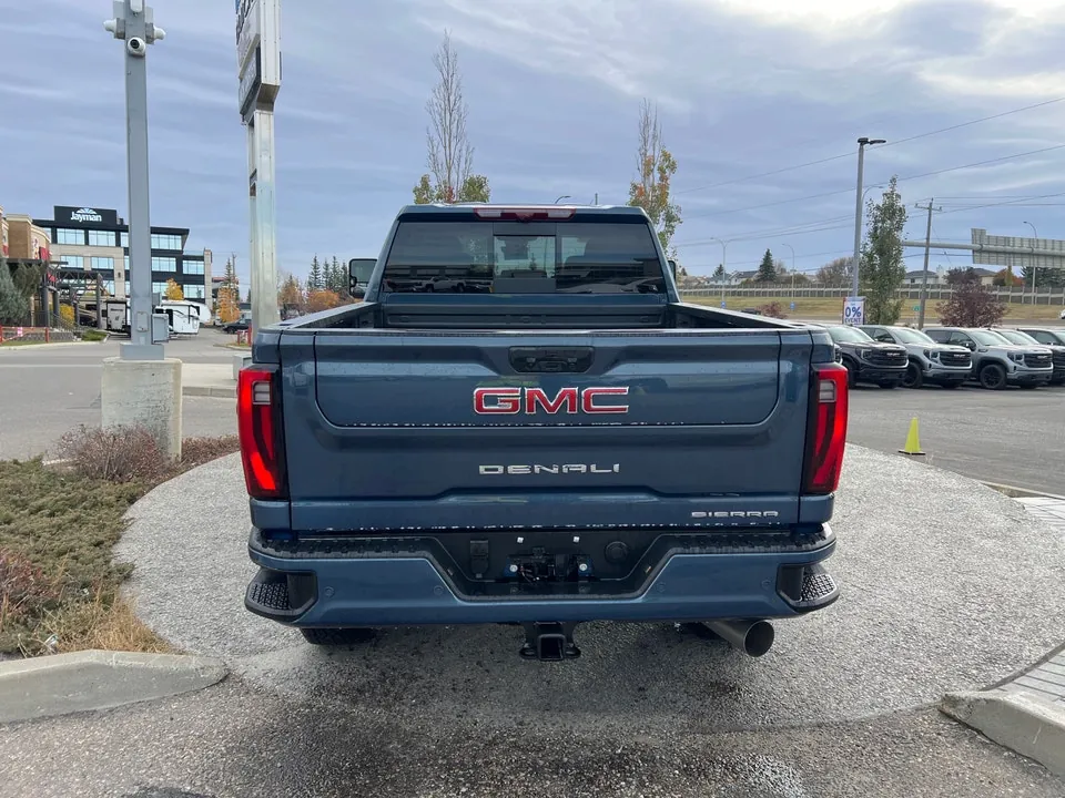 GMC Sierra 3500Hd 2026 photo 5
