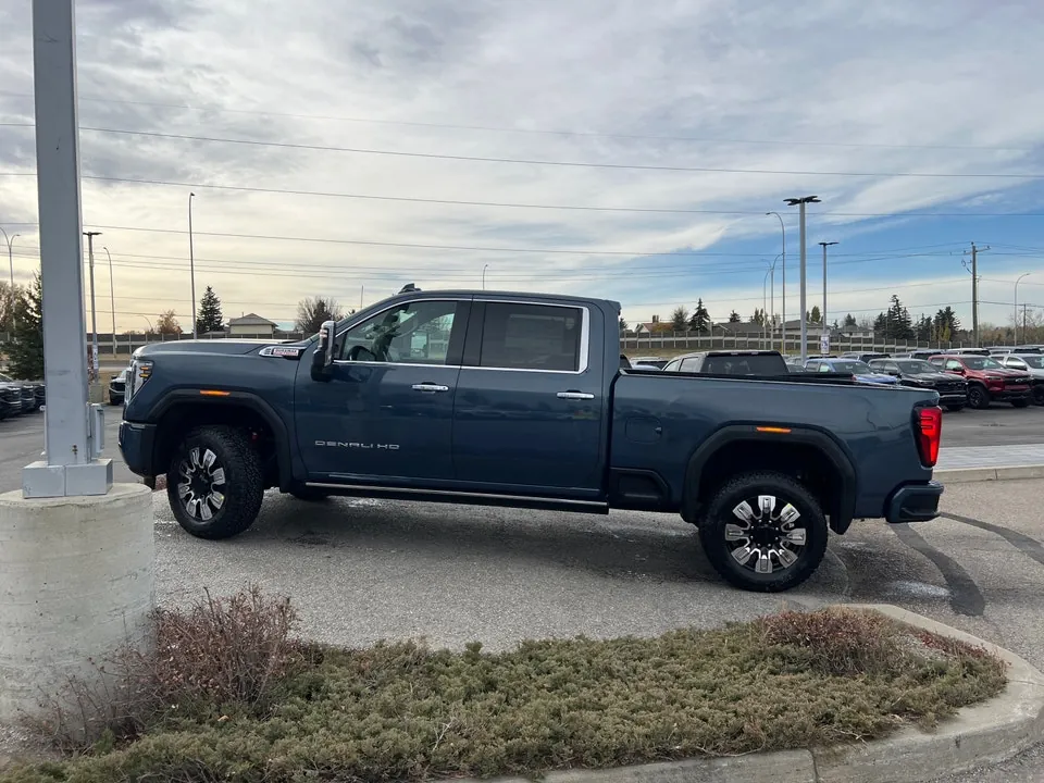 GMC Sierra 3500Hd 2026 photo 2