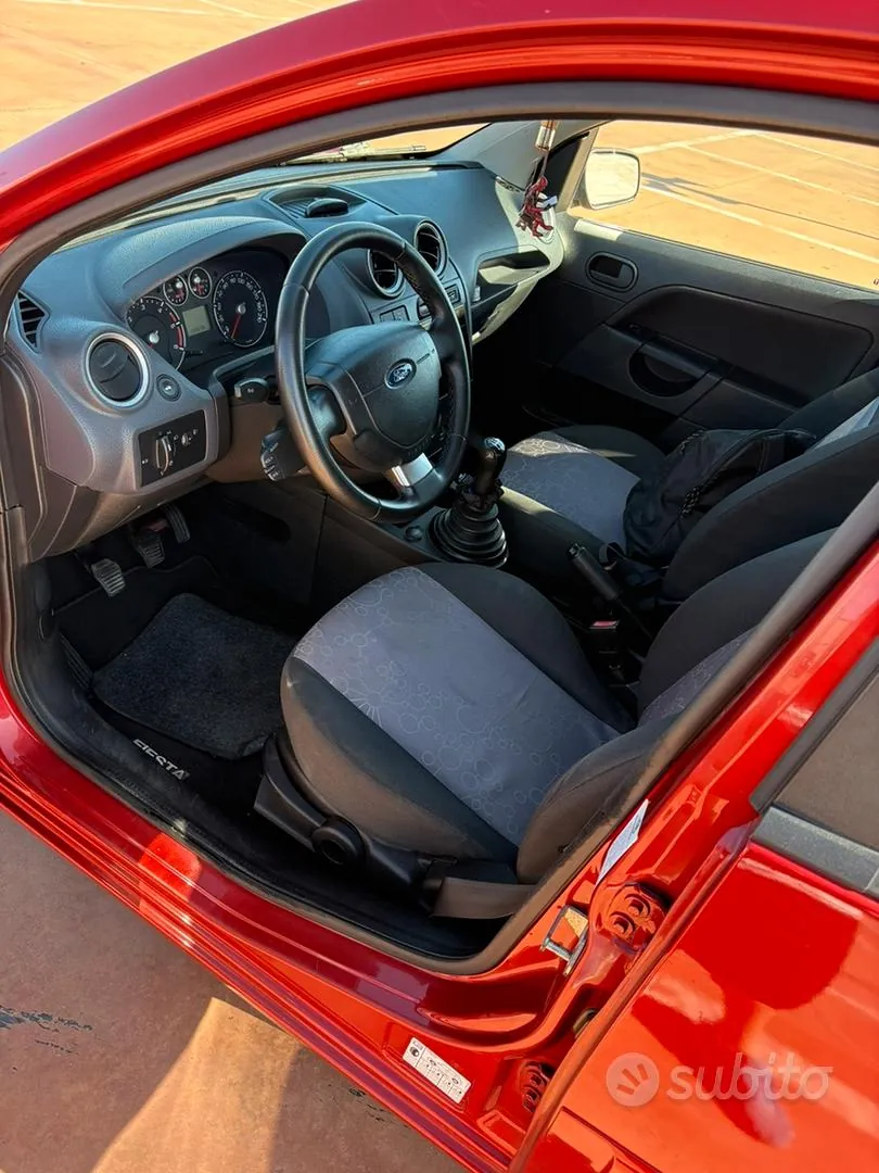 Ford Fiesta 2006 photo 3
