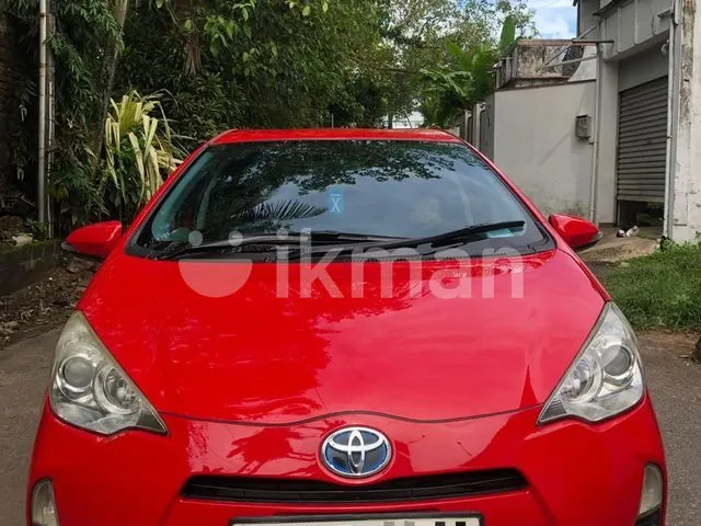 Toyota Aqua 2013 photo 2