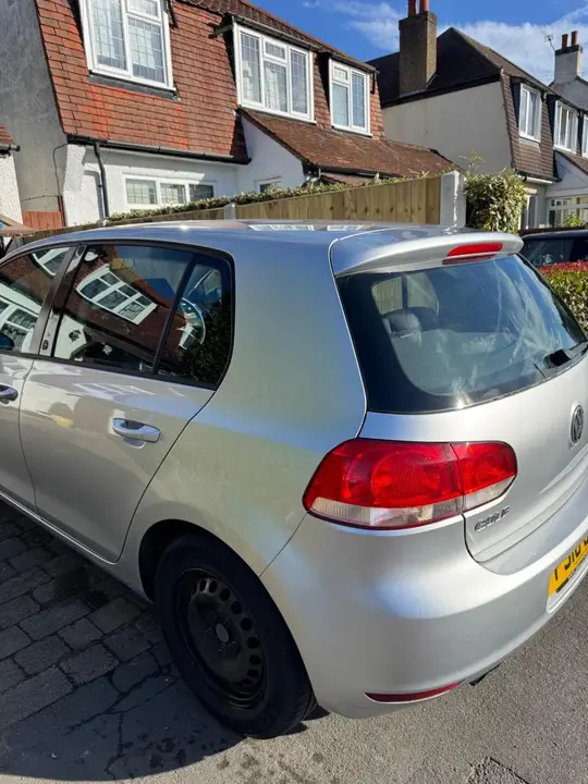 Volkswagen Golf 2010 photo 3