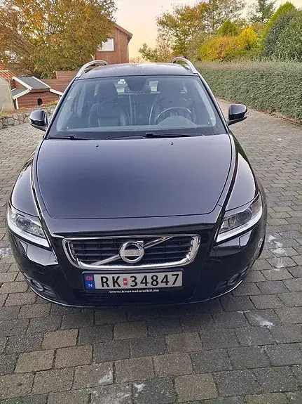 Volvo V50 2011 photo 2