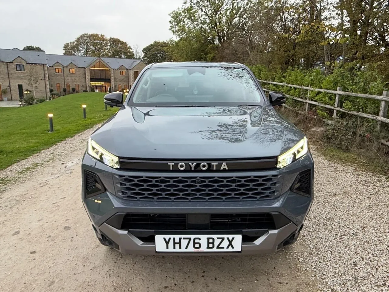 Toyota Hilux 2026 photo 3