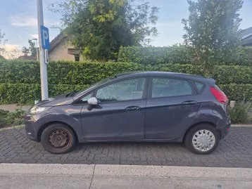 Ford Fiesta 2011 photo 2
