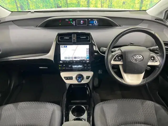 Toyota Prius 2018 photo 2