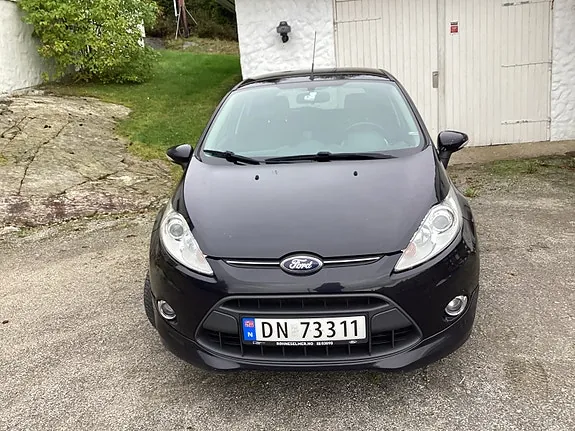Ford Fiesta 2011 photo 2