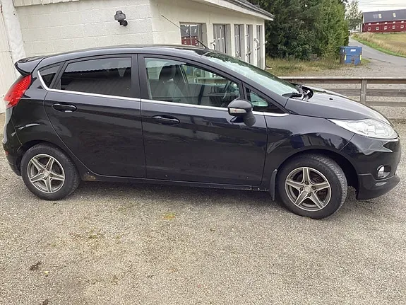 Ford Fiesta 2011 photo 4