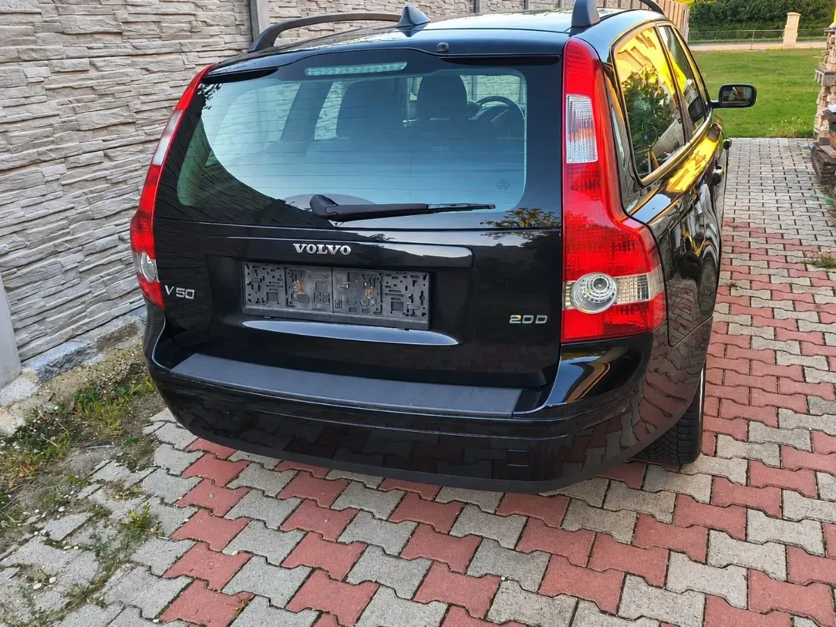 Volvo V50 2006 photo 2