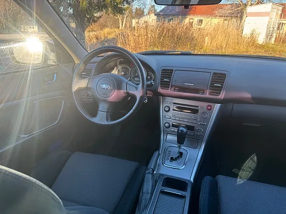 Subaru Legacy 2005 photo 4