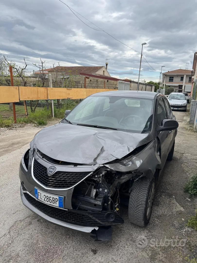 Lancia Ypsilon 2018 photo 3