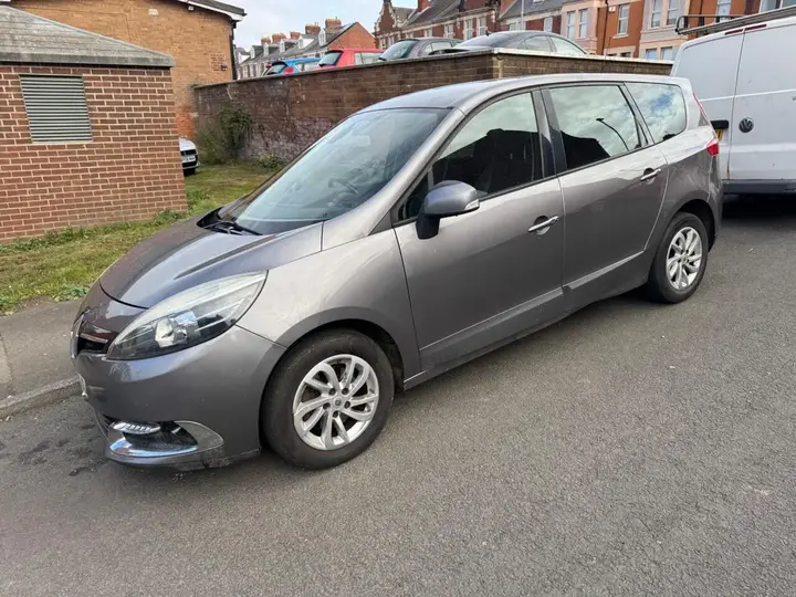Renault Grand Scenic 2014 photo 5