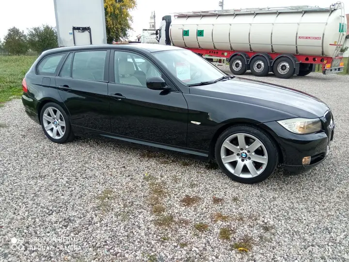 BMW 320D 2009 photo 2