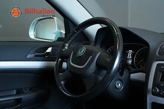 Skoda Octavia 2012 photo 4