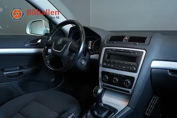Skoda Octavia 2012 photo 3