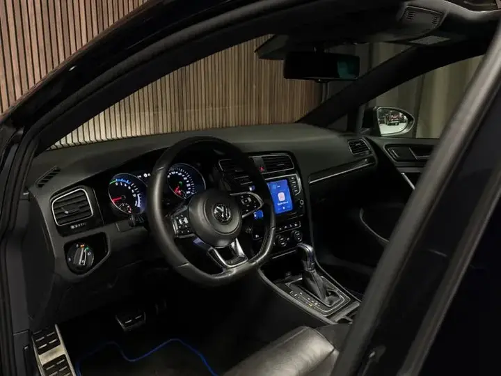 Volkswagen Golf 2015 photo 2