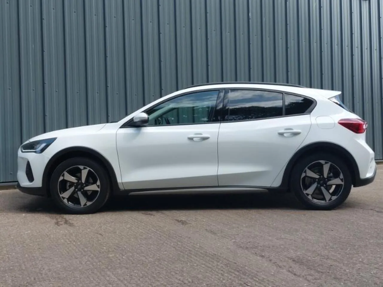 Ford Focus 2023 photo 4