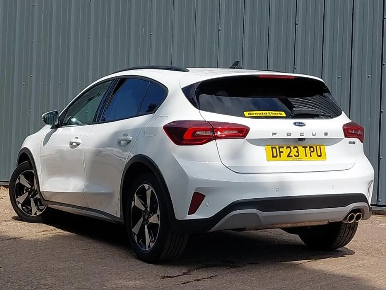 Ford Focus 2023 photo 2