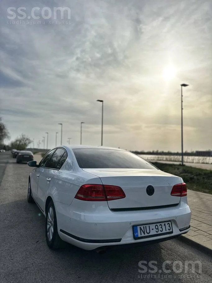 Volkswagen Passat 2012 photo 3