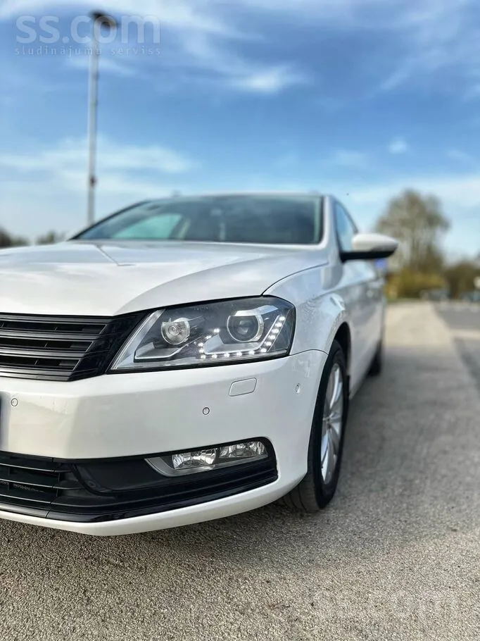 Volkswagen Passat 2012 photo 5