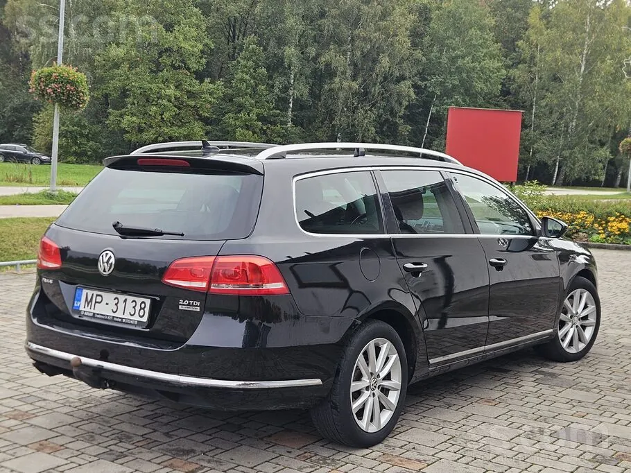 Volkswagen Passat 2011 photo 2