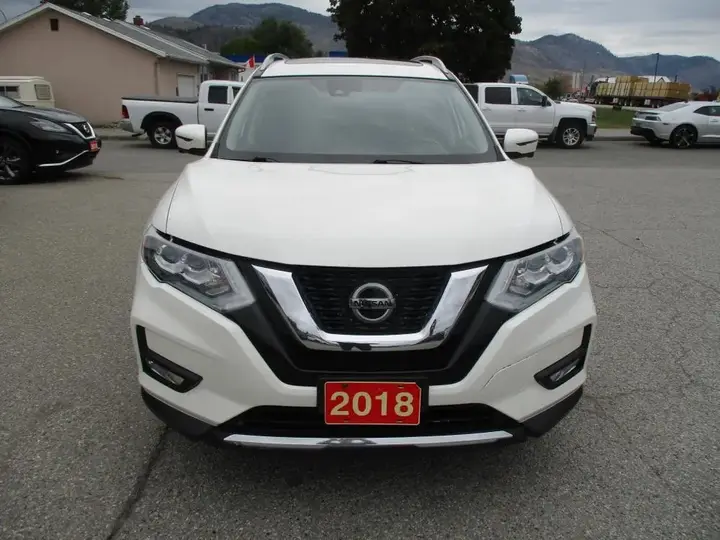 Nissan Rogue 2018 photo 2