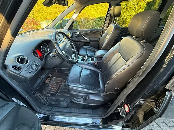 Ford Galaxy 2014 photo 5