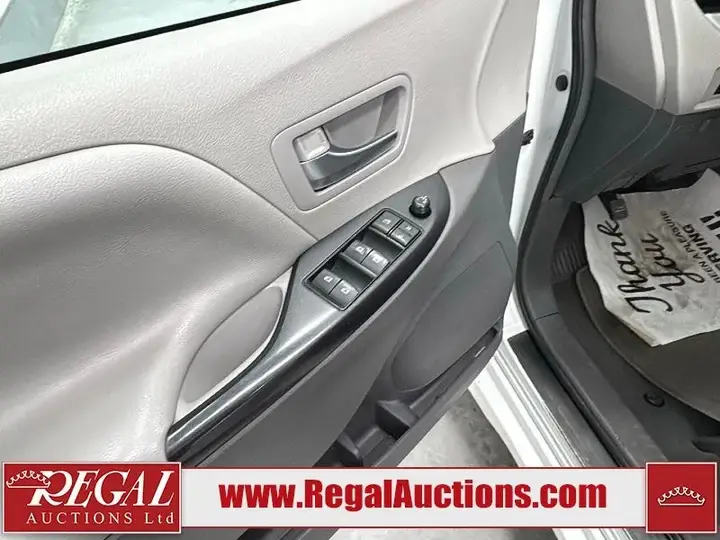 Toyota Sienna 2019 photo 5
