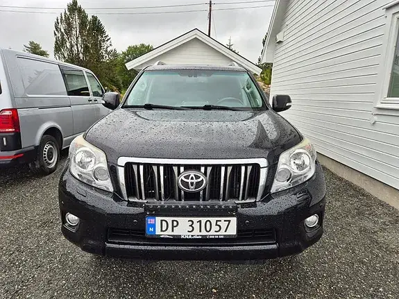 Toyota Land Cruiser 2012 photo 2