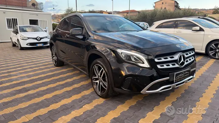 Mercedes-Benz A 200 2018 photo 2