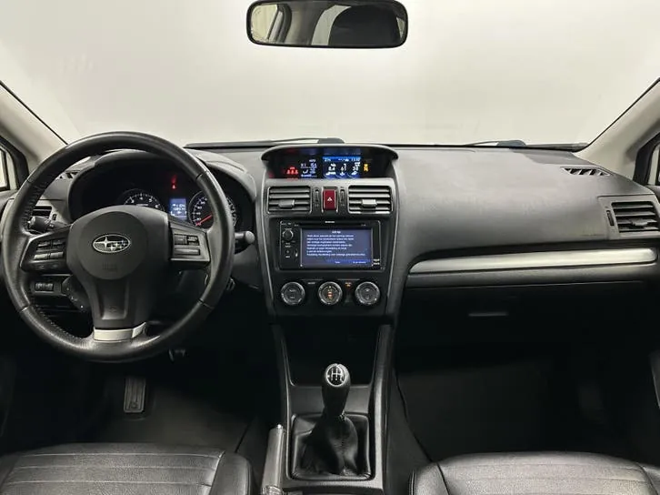 Subaru Xv 2013 photo 2
