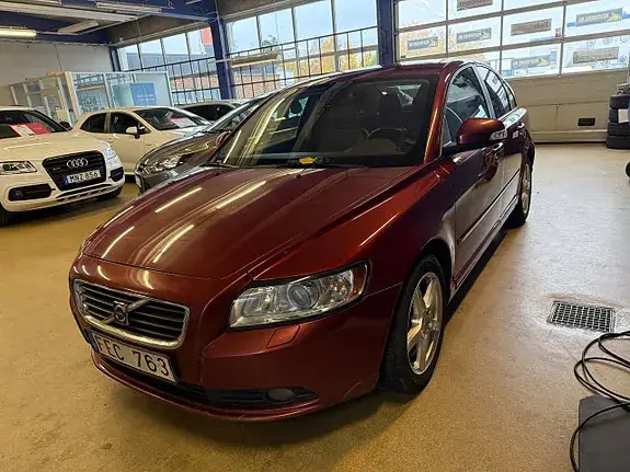 Volvo S40 2010 photo 2