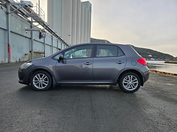 Toyota Auris 2008 photo 3